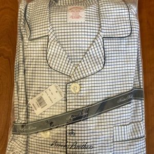 Brooks Brothers, men’s cotton pajamas (top and bottom), size M, NWT